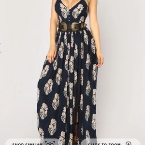 Holy slit dress , in Navy and White.